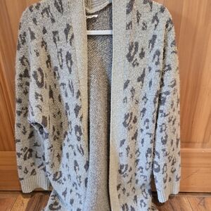 Easel super soft open front leopard print cardigan. Oarmeal Color Size Small